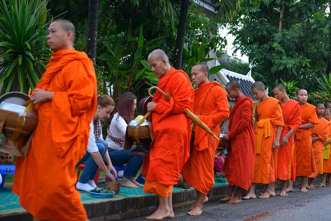 6-Day Private Laos Tour to Vientiane, Pak Ou Cave, Luang Prabang - Day 2: Vientiane’s temples and national symbols