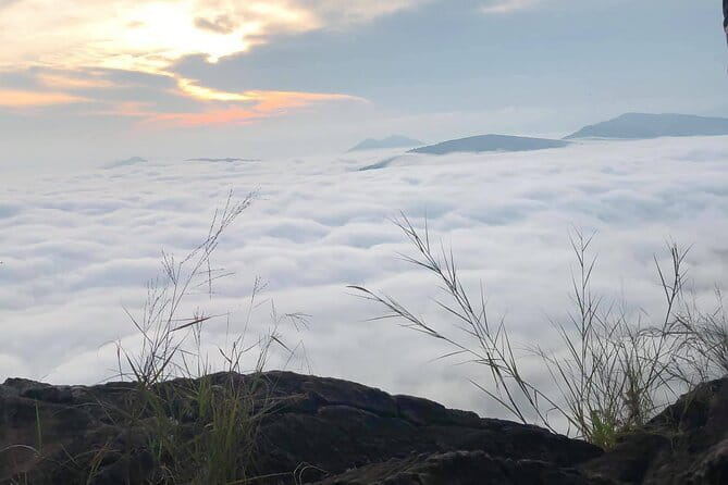 Camping At Nong khiaw View point 360 View - Sunrise, fog, and the sea of clouds