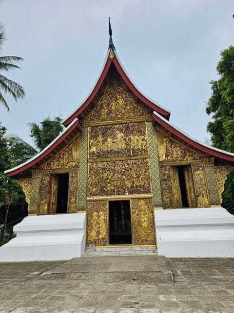 Classic tour in Luang Prabang - Wat Wisunarat Completes the Temple Circuit