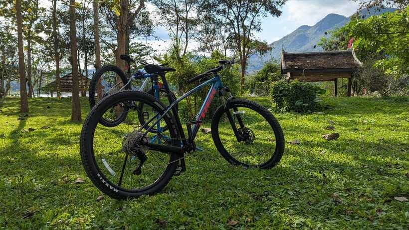 From Luang Prabang: Guided Mountain Bike Tour with Lunch - Which guides make the experience better