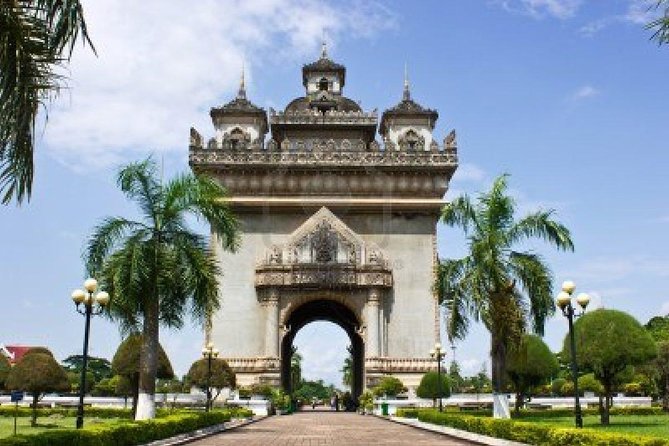 Guided Vientiane City and Buddha Park Full-Day Tour - Wat Si Saket and its thousands of small Buddhas