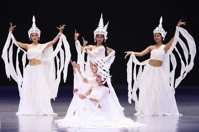Luang Praban Buddha's Light Stage Show Ticket - Who will enjoy this evening most?