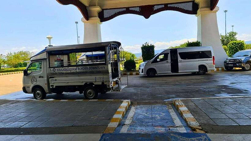 Luang Prabang: 2D Transfer to Huay Xai by Slow Boat - How the pickup and group setup work
