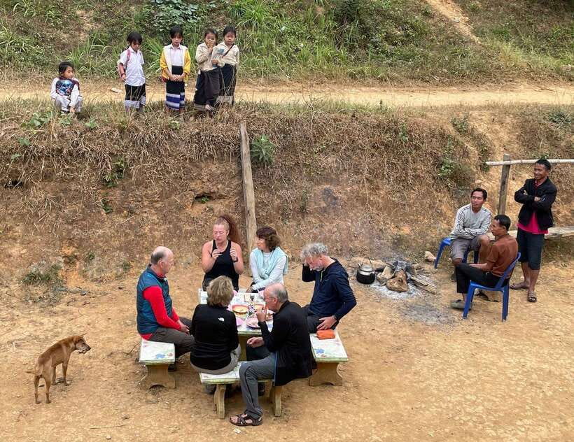 Luang Prabang: 3-Day Cultural Remote Trek With Homestay - Day 2: A valley route to a large Hmong and Khmu village