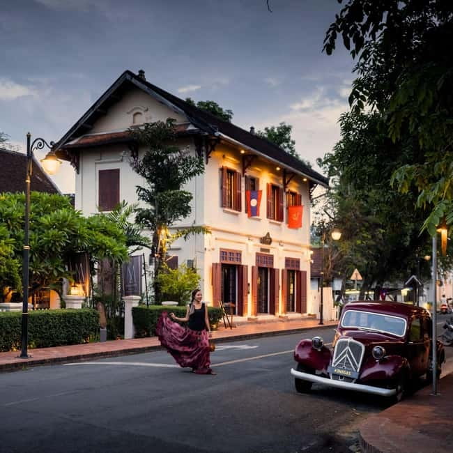 Luang Prabang: Audio-Guided City Tour in Electric Car - The peninsula route and Luang Prabang’s monasteries