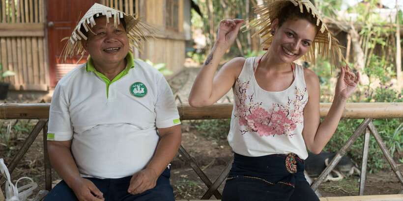 Luang Prabang: Bamboo Experience & Kuang Si Falls Tour - Making a bamboo mat with traditional methods