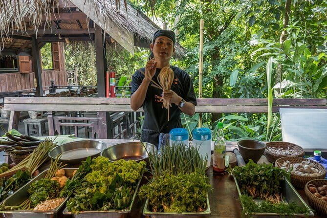 Luang Prabang Cooking, Pottery & Candle Experience - Why the local setting matters