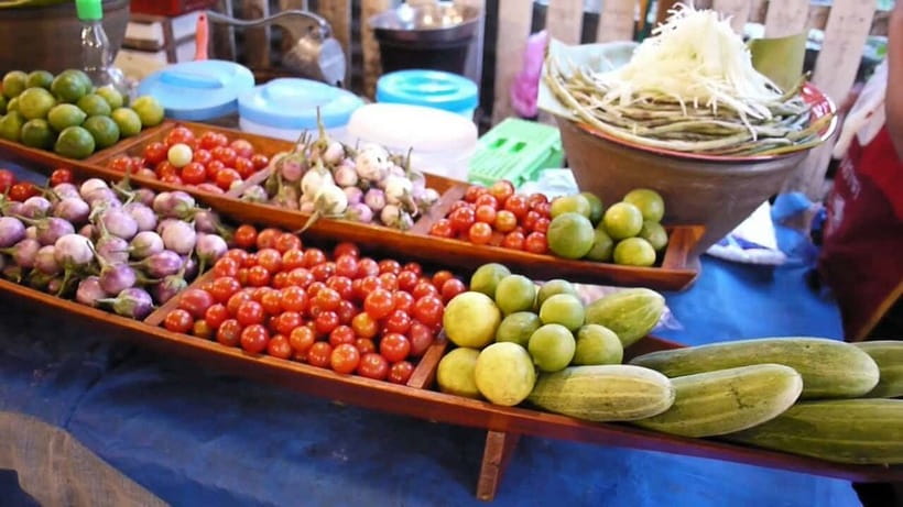 Luang Prabang: Foodie Walking Tour & Monk Blessing - Key things to know before you book