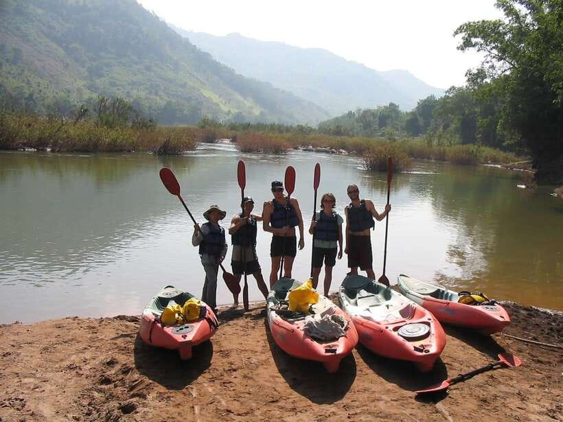 Luang Prabang: Kayak Tour to Pak Ou Caves - The short Mekong paddle and riverside lunch