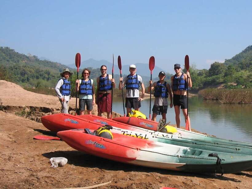Luang Prabang: Kayak Tour to Pak Ou Caves - Guides, group size, and the pace of the day