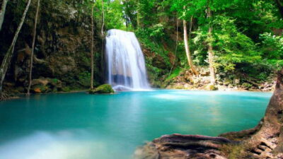 Local Village & Kuang Si Falls Private Tour