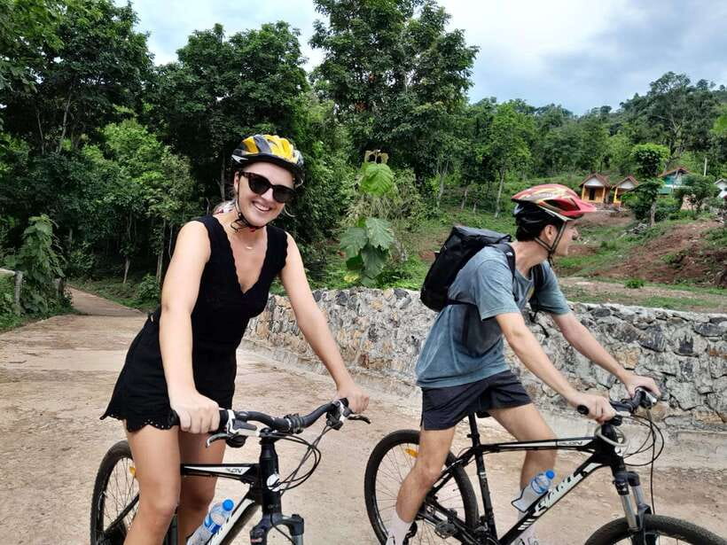 Luang Prabang: Pottery Workshop & Wat Chomphet cycling Tour - Key points at a glance
