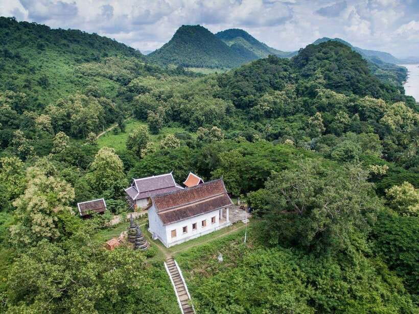 Luang Prabang: Pottery Workshop & Wat Chomphet cycling Tour - Starting at 8:30 with bikes and a ferry crossing