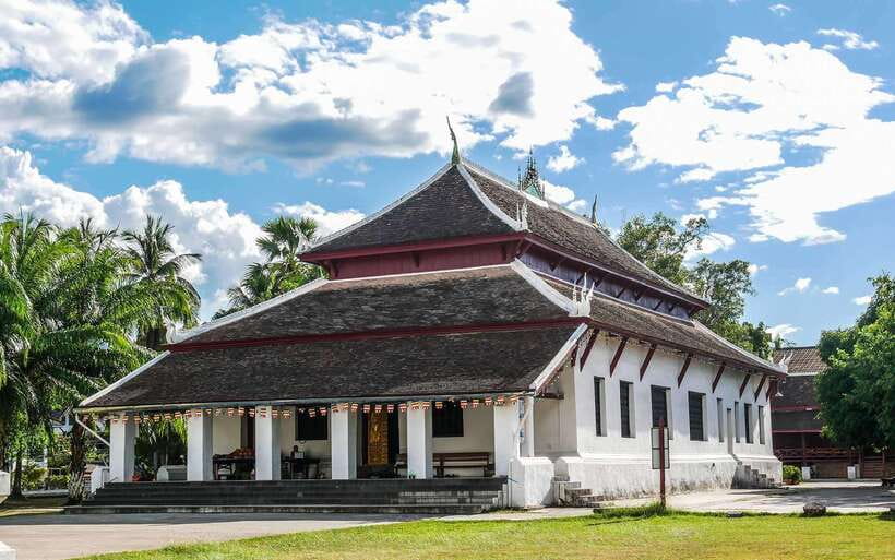 Luang Prabang Private Full-Day Tour and Lunch - Wat Sene, Wat Visoun, And Wat Aham