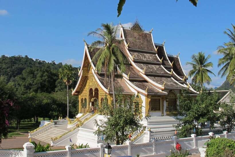 Luang Prabang: Private Must-See Sights and Mount Phousi Tour - Key points at a glance