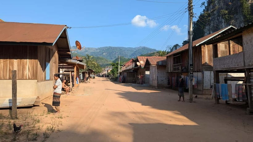 Luang Prabang to Nong Khiaw: River Cruise, Hike & Waterfall - Choosing between 100 Waterfalls and Tad Mok