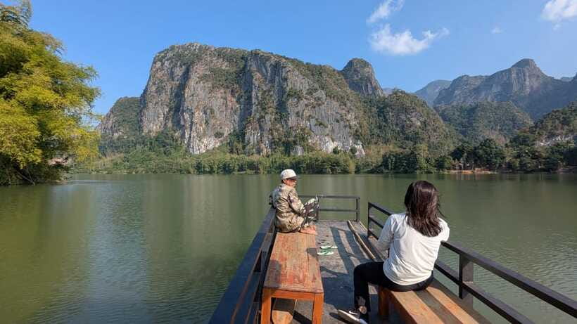 Luang Prabang to Nong Khiaw: River Cruise, Hike & Waterfall - The final hour and Nong Khiaw sunset