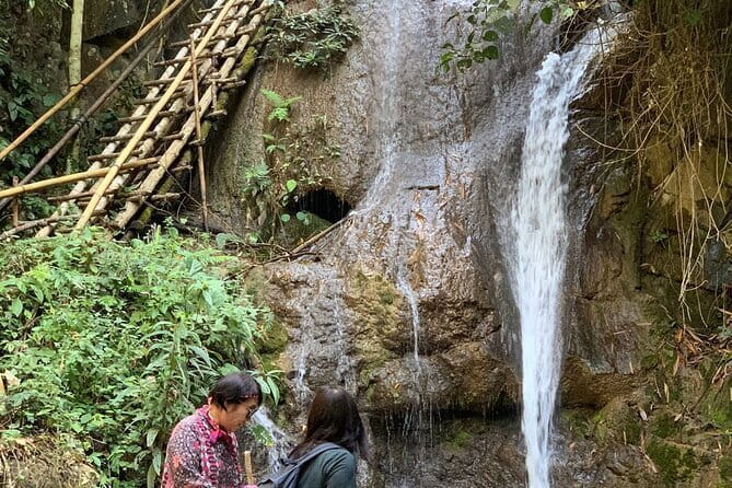 Nong khiaw, 1Day Muang Ngoy Waterfall, Local Village and Kayaking - Leaving Nong Khiaw by boat at 8:30