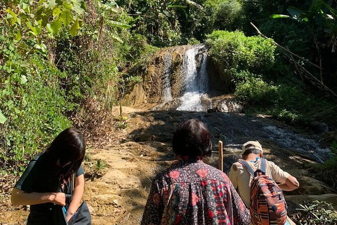 Nong khiaw, 1Day Muang Ngoy Waterfall, Local Village and Kayaking - Two hours among Muang Ngoy’s caves and viewpoints
