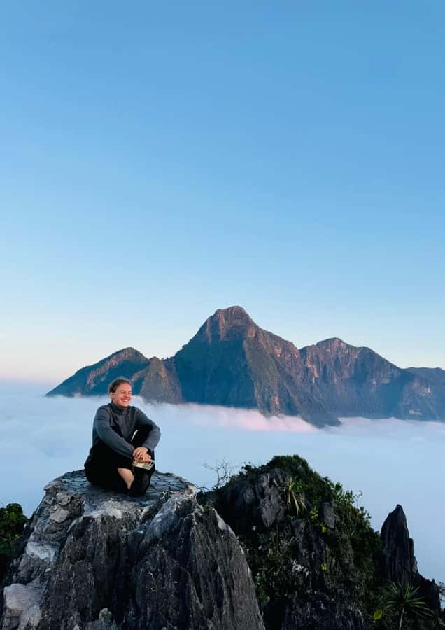 Overnight Camping At nong khiaw view point, 360 view - The 360-degree view at the top