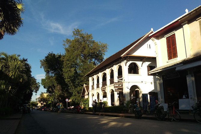 Private Luang Prabang City Tour - Starting before sunrise for monk alms