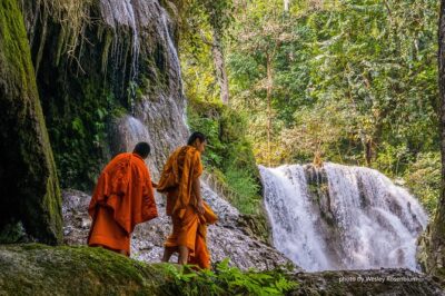 Private Tour Full-day Morning Market, Villages and Scenic Kuang Si Waterfall