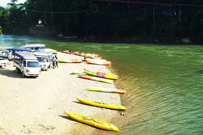 Private Tour Vientiane - VangVieng by Express Train - Cave time at Tham Chang and the water cave