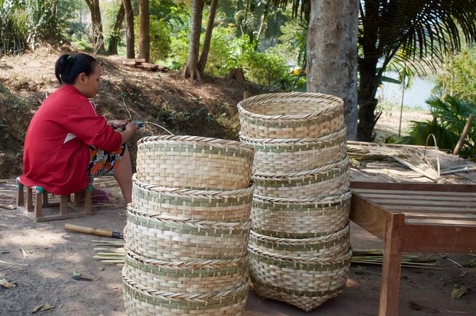 The Namkhan - Traditional Lao Bamboo Weaving - Learning from a local basket weaver