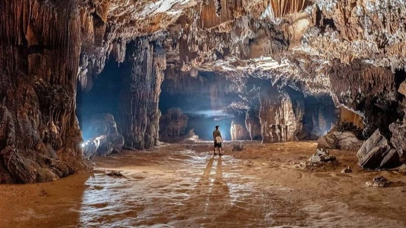 Vang Vieng: Hot Air Balloon,Kayak,Zipline,Blue lagoon1 Tour - Tham Chang Cave and the underwater section