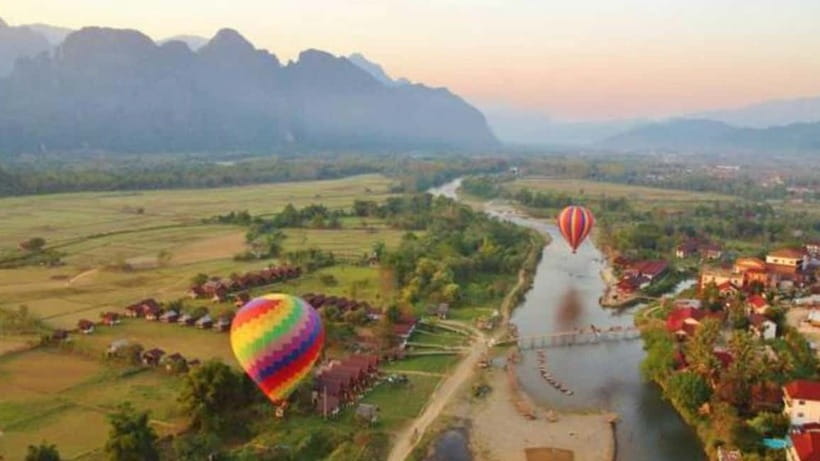 Vang Vieng: Hot Air Balloon Ride with City Hotel Pickup - What happens during the 30-minute flight