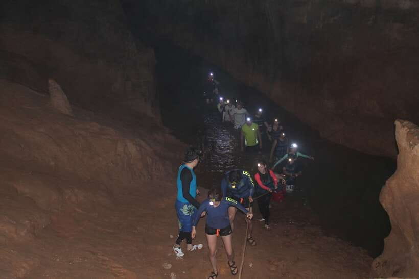 Vang Vieng: Kayaking & Cave Tubing with Zip Line/Blue Lagoon - Zip line or Blue Lagoon 1?