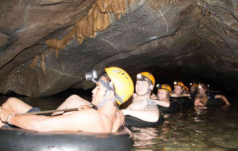 Vang Vieng: Kayaking & Cave Tubing with Zip Line/Blue Lagoon - The final paddle back to Vang Vieng