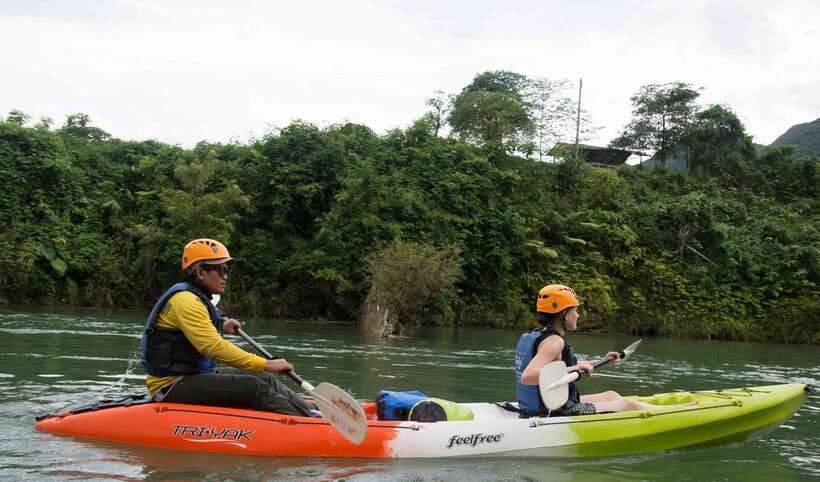 Vang Vieng: Kayaking & Cave Tubing with Zip Line/Blue Lagoon - The ride north to Ban Vieng Sa Mai