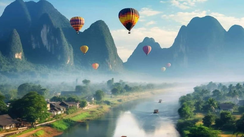 Vang vieng: Longtail boat&Hot Air Balloon&hotel pick-up - A 30-minute balloon flight over the Nam Song River