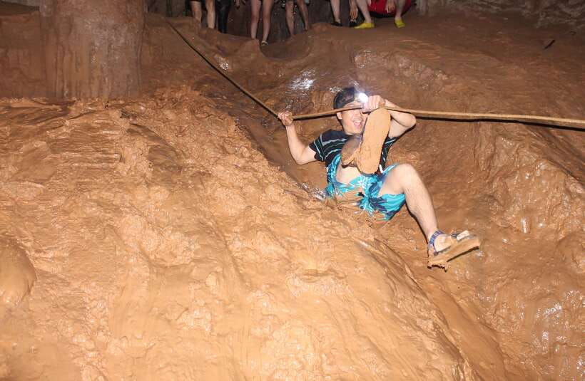 Vang Vieng: Nam Song River Kayak Tour - Mountain peaks and local fishing along the banks