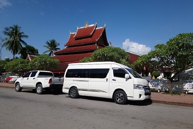 Vientiane City Private Car and Minivan for Rent - Patuxay Monument in a 15-minute stop
