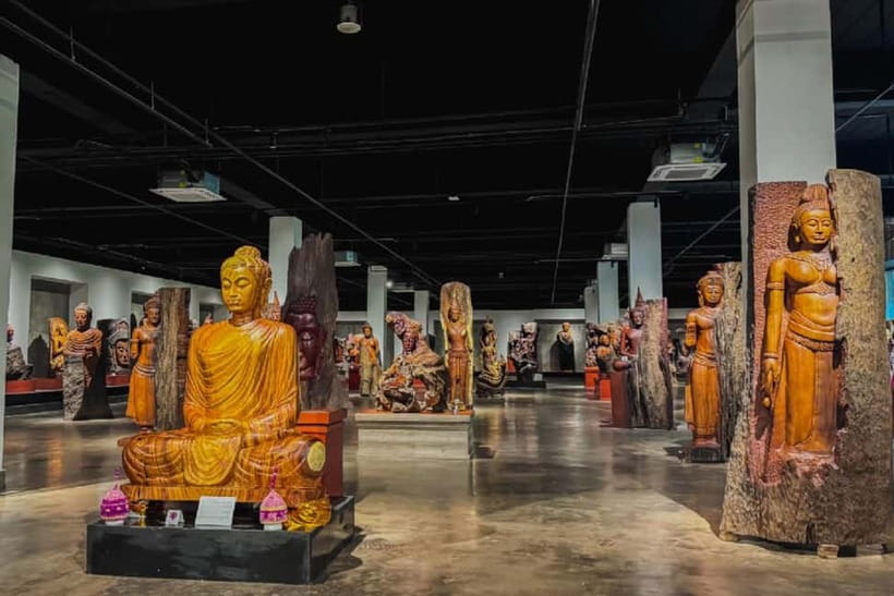 Vientiane: Half-Day City Tour - Morning or Afternoon - Wat Sisaket and its many Buddha images