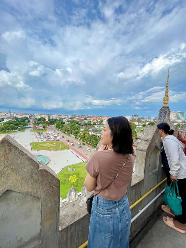 Vientiane: Half-Day City Tour with Patuxai and Buddha Park - Transport, timing, and group size