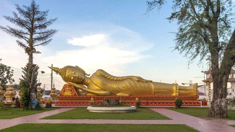 Vientiane: Private Full-day Must-See Sights & Sunset Tour - Starting with Vientiane’s quiet morning rhythm