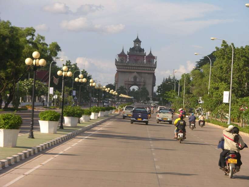Vientiane: Private Full-day Must-See Sights & Sunset Tour - Wat Prakeo and the Emerald Buddha connection