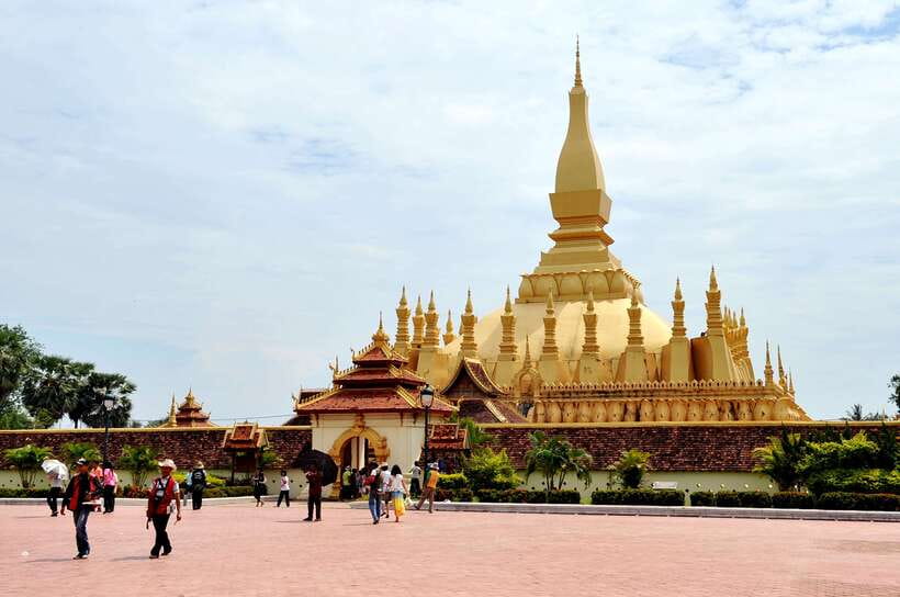 Vientiane: Private Full-day Must-See Sights & Sunset Tour - Wat Sisaket and the wall of 6,800 Buddhas